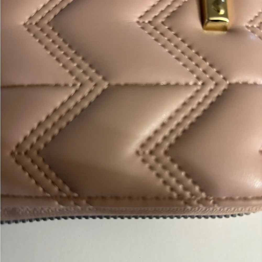 Betsey Johnson Quilted Pink Chevron Patterned Clutch/Wristlet NWOT